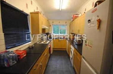 St. Chads View, Headingley, Leeds - Image 2