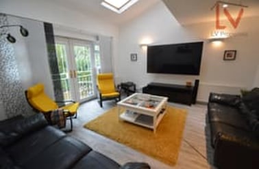 Hartley Avenue, Woodhouse, Leeds - Image 3