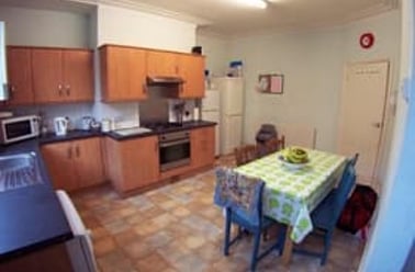 Burchett Grove, Woodhouse, Leeds - Image 3