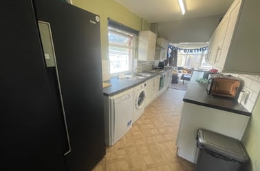 Dennistead Crescent, Headingley, Leeds - Image 3