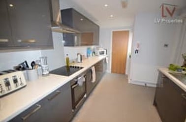 Estcourt Avenue, Headingley, Leeds - Image 3