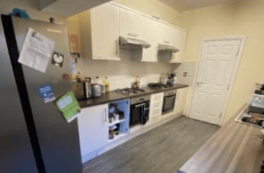 Saint Michaels Lane, Headingley, Leeds - Image 2