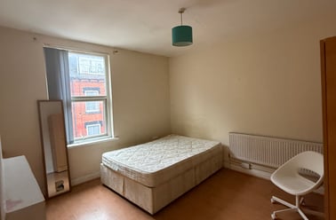 Welton Grove, Hyde Park, Leeds - Image 3