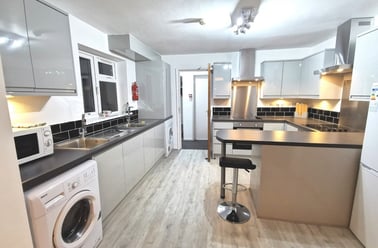 Russell Terrace, City Centre, Leamington Spa - Image 3