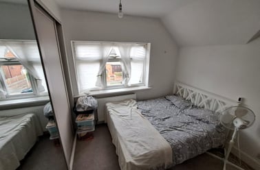 Beech Street, Hornchurch, London - Image 3