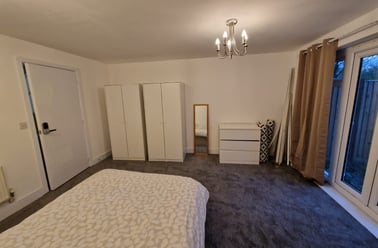 Wraysbury Drive, Yiewsley, London - Image 2