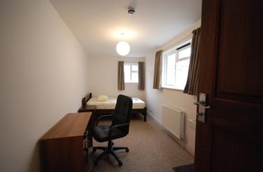 Queens Road, City Centre, Brighton - Image 3