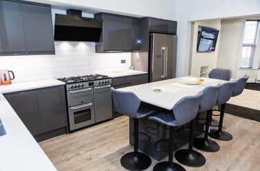 Cliff Mount, Rampart Road, Leeds - Image 2