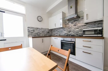 Estcourt Terrace, Headingley, Leeds - Image 3