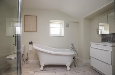 Anglesey Lodge, City Centre, Surrey - Image 2