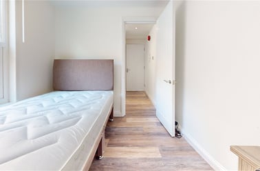 Regent Street, Clifton, Bristol - Image 3