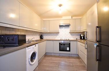 Lockesfield Place, Isle of Dogs, London - Image 3