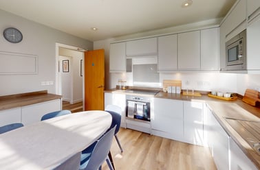 Bar Road, City Centre, Falmouth - Image 2