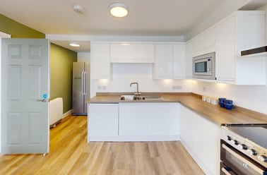 Arwenack Street, City Centre, Falmouth - Image 2