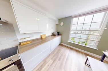 Arwenack Street, City Centre, Falmouth - Image 3