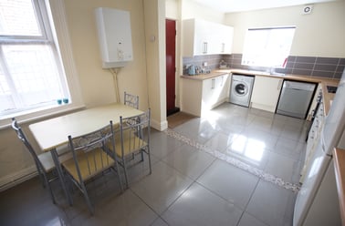 West Parade, West End, Lincoln - Image 2