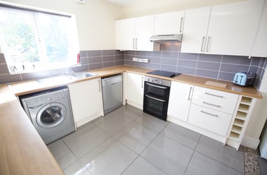 West Parade, West End, Lincoln - Image 3