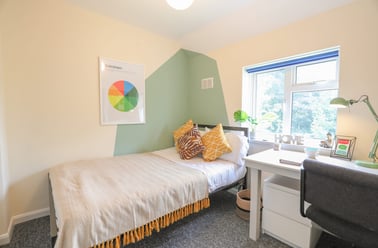 The Crescent, Moulsecoomb, Brighton - Image 3