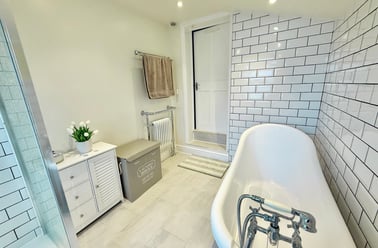 Claremont Road, Hornchurch, London - Image 2