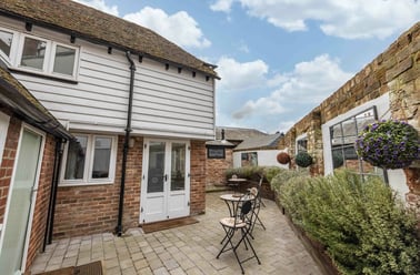 Dover Street, City Centre, Canterbury - Image 3