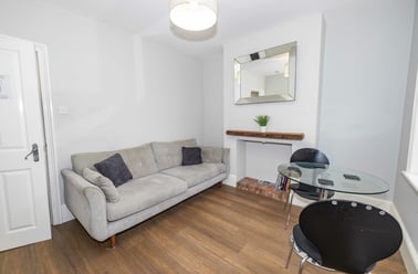 Dover Street, City Centre, Canterbury - Image 3