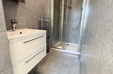 Avenue Road, City Centre, Kingston - Image 2