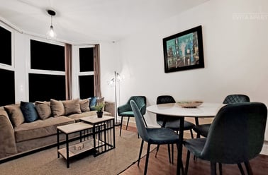 City Road, Plasnewydd, Cardiff - Image 2