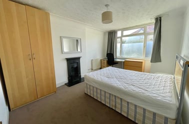 Filton Avenue, Horfield, Bristol - Image 3