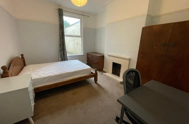 Filton Avenue, Horfield, Bristol - Image 2