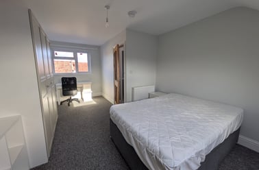 Douglas Road, Horfield, Bristol - Image 2