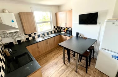 West Hill Road, Mutley, Plymouth - Image 2