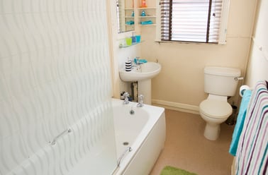 Ash Road, Kirkstall, Leeds - Image 2