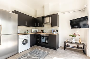 Park Drive, Edgerton, Huddersfield - Image 2