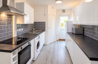 Hillside, Moulsecoomb, Brighton - Image 2