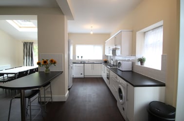 Finchley Road - D, Fallowfield, Manchester - Image 2