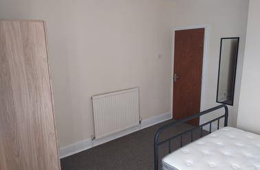 Hampshire street, Fratton, Portsmouth - Image 2