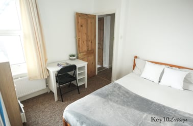 Leopold Street, Southsea, Portsmouth - Image 2