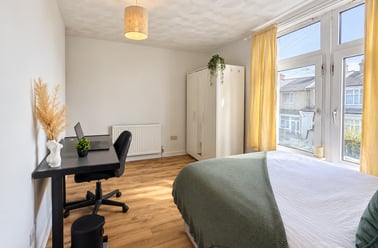 Fawcett Road, Southsea, Portsmouth - Image 2