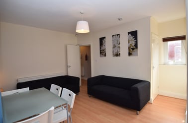 Platt Lane, Rusholme, Manchester - Image 3