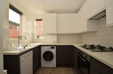 Carlton Avenue, Rusholme, Manchester - Image 2