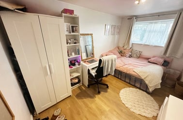 Dolphin Close, City Centre, Surbiton - Image 3