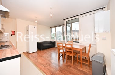 Bath Terrace, Elephant & Castle, London - Image 2