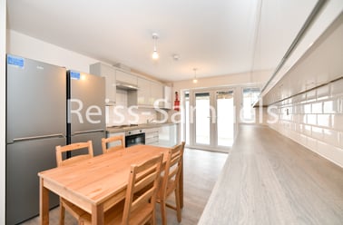 Lockesfield Place, Isle of Dogs, London - Image 3