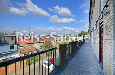 Glengarnock Avenue, Isle of Dogs, London - Image 2