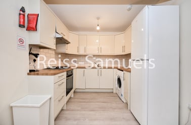 Ambassador Square, Isle of Dogs, London - Image 2