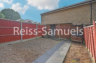 Forsyth Gardens, Kennington, London - Image 2