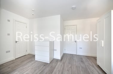 Lockesfield Place, Isle of Dogs, London - Image 3