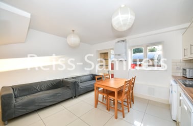 Ferry Street, Isle of Dogs, London - Image 2