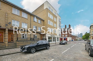 Ferry Street, Isle of Dogs, London - Image 3