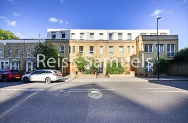 Westferry Road, Isle of Dogs, London - Image 2